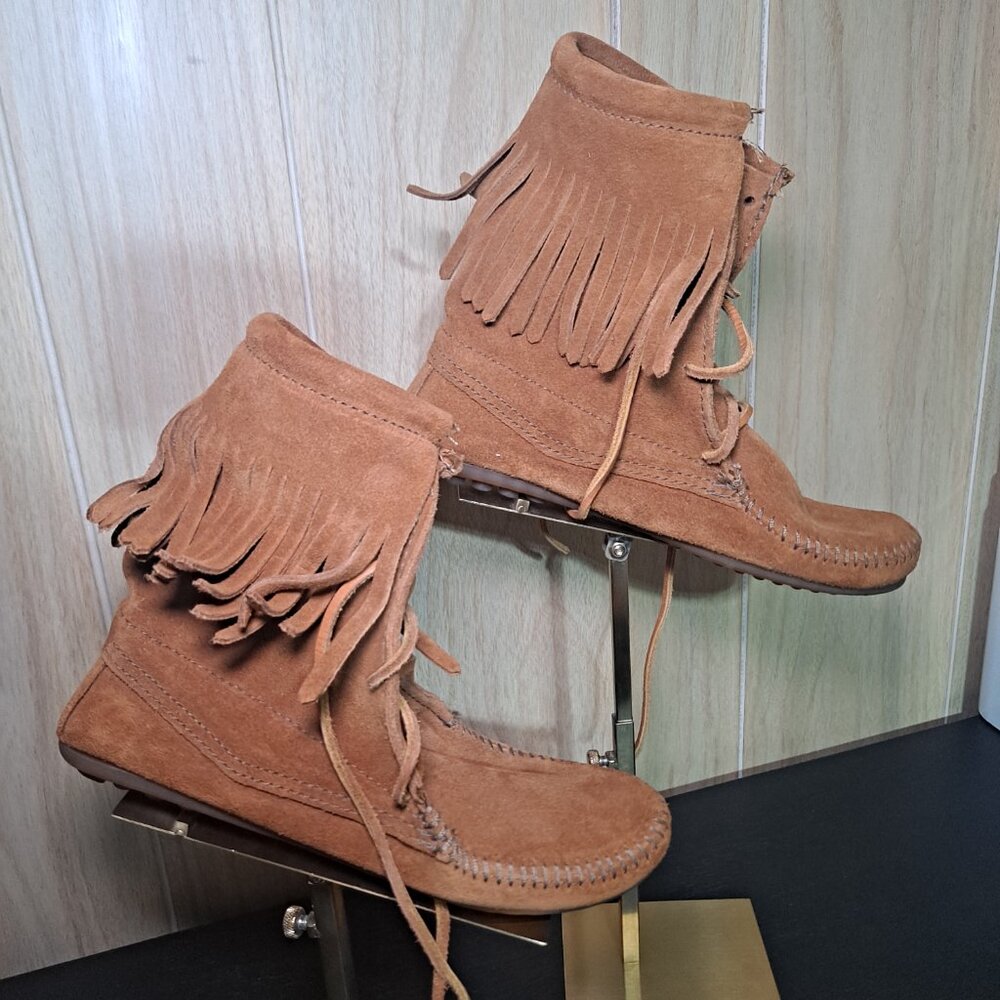 womens minnetonka moccasins size 5 excellent condition - Picture 3 of 5